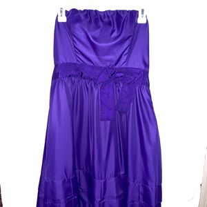 ⚡️3 for $20 BUNDLE SALE!⚡️ 
Limited Purple Strapless Party Dress